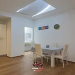 Daire Guest Space Dante - Center , Fast Wi-fi - *